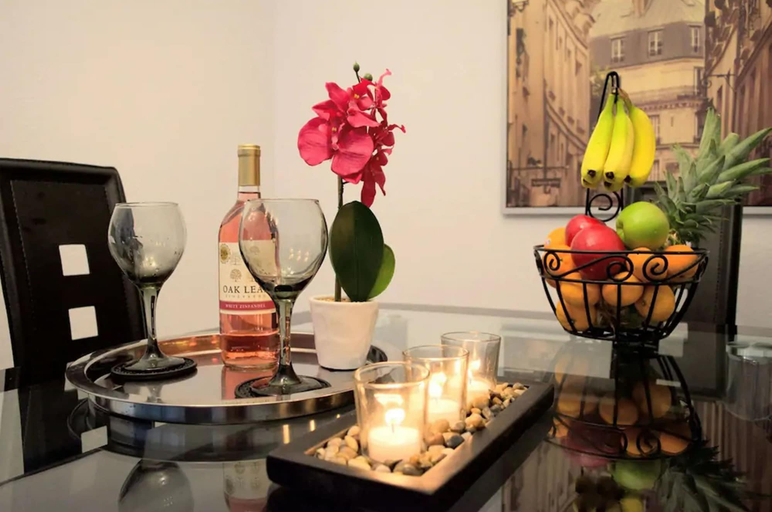 Food & Drinks, Magic House by Traveline Plus, Broward