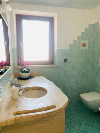 Bathroom, Solaria Apartment VIII, Nuoro