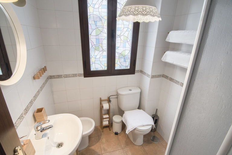 Bathroom, tuGuest Apartment Realejo, Granada