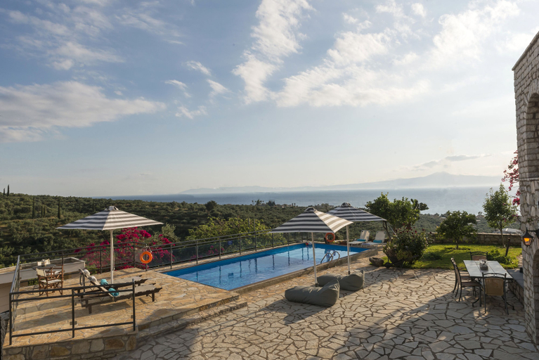 Sport & Beauty 5, Majestic Chateau - Spectacular Seascapes & Pool, Peloponnese