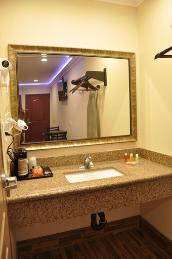 Bathroom 5, Sun Light Motel, Los Angeles