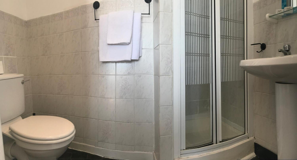 Bathroom 4, Sea Princess Hotel, Blackpool