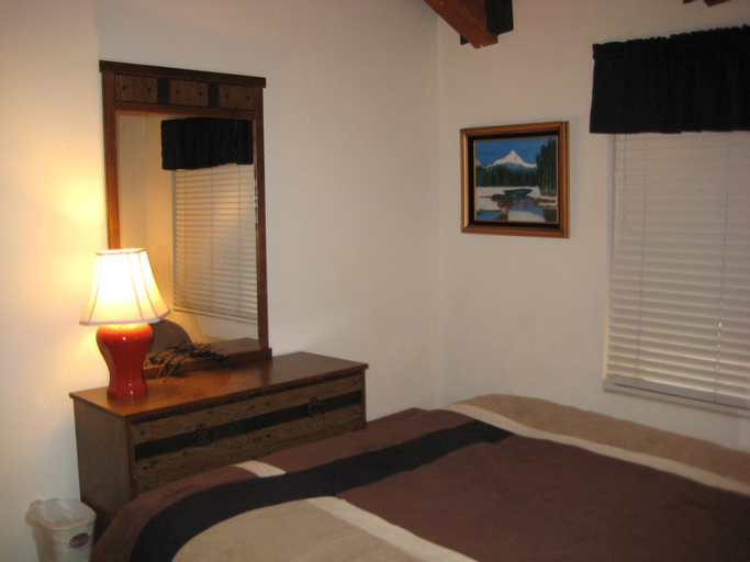 Bedroom 2, Val d'Isere by Mammoth Reservation Bureau, Mono