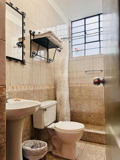 Bathroom 5, Qorichaska Hostel, Cusco