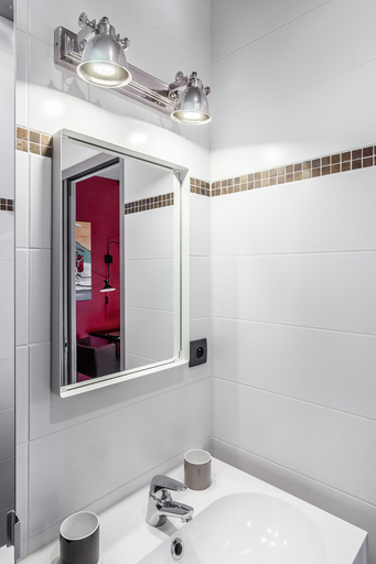 Bathroom 3, Le 84sainte-cath', Nord