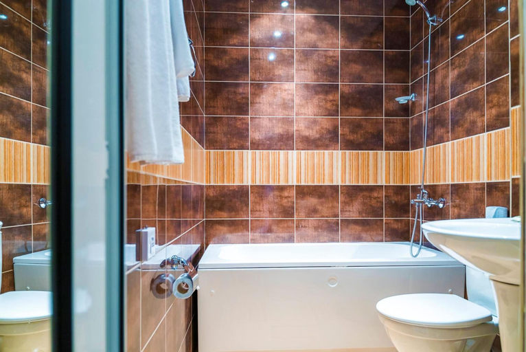 Bathroom 4, Admiral Plaza Hotel, Nesebar
