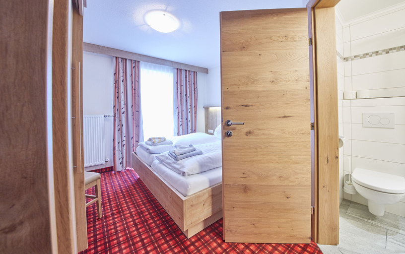 Bedroom 2, ThePoolhouse Boutique Lodge, Zell am See