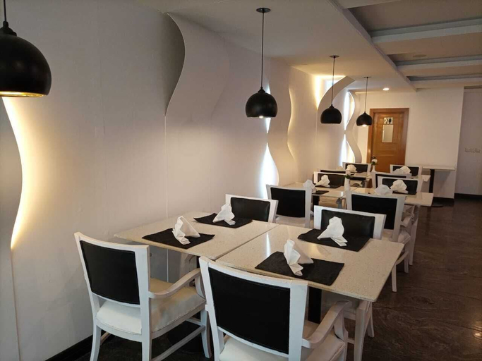 Food & Drinks 4, Hotel Falettis Express DHA, Lahore