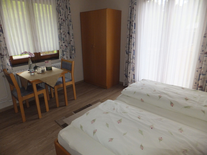 Bedroom 3, Gasthof zum Löwen Enzklösterle, Calw