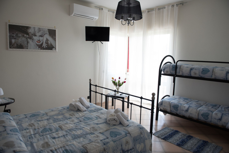 Bedroom 5, AreA DomuS, Napoli