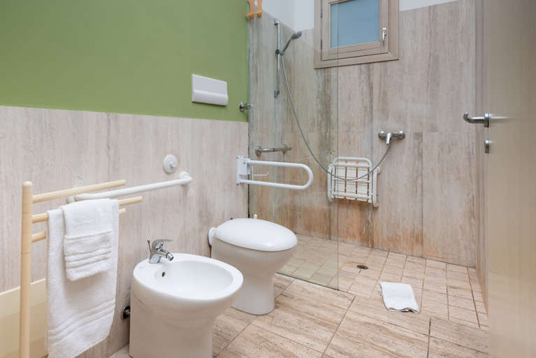 Bathroom 3, Residence Vitorno, Trapani