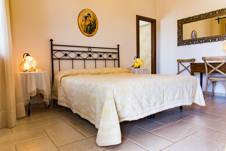 Bedroom 5, Villa Narducci, Brindisi