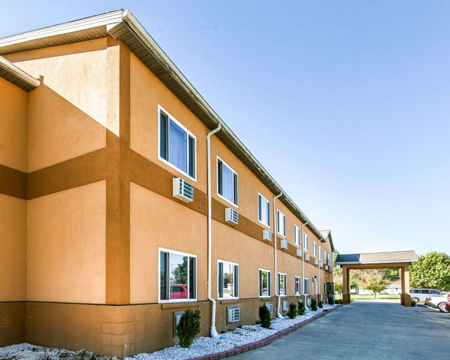 Exterior & Views 2, Quality Inn Seaman, Adams