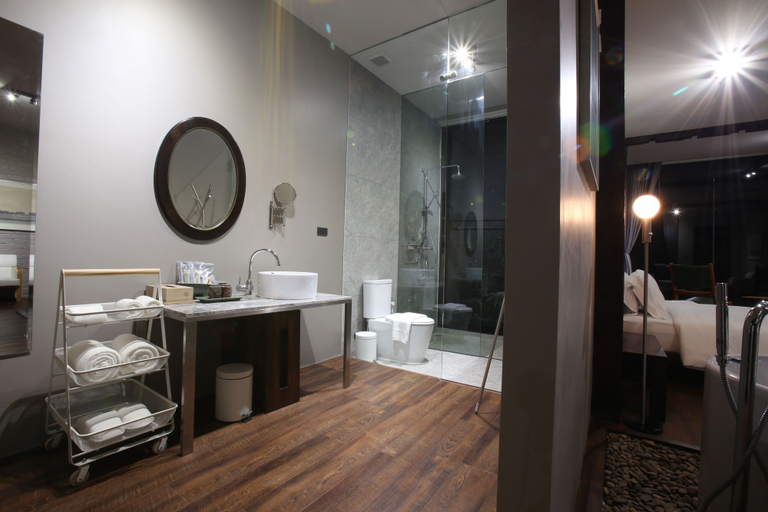 Bathroom 4, Nhapha Khao Yai Resort, Pak Chong