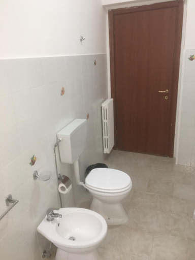 Bathroom 3, Palazzo del Carmine, Bari