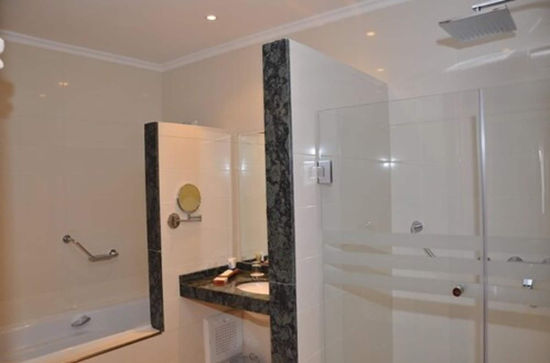 Bathroom 5, Across Hôtels & Spa Fès, Fès