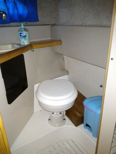 Bathroom 3, Boat Sissi Cagliari, Cagliari