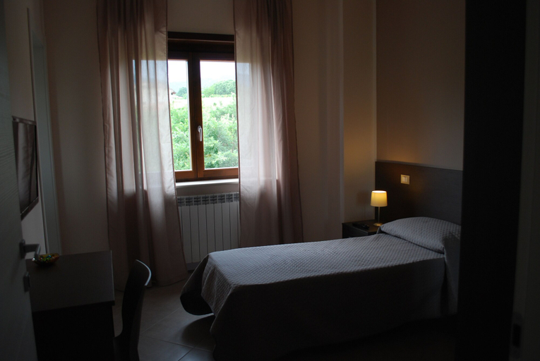 Bedroom 3, B&B Grandangolo, L'Aquila