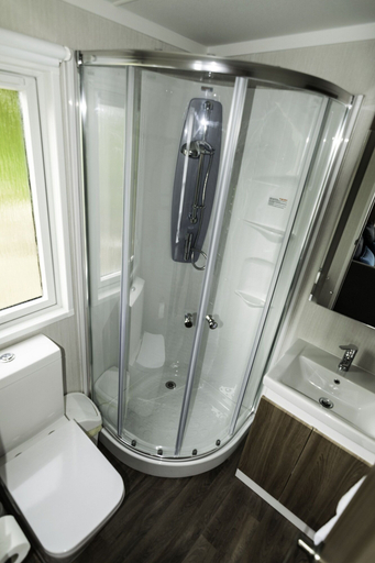 Bathroom 4, Newquay Bay Holiday Resort, Cornwall