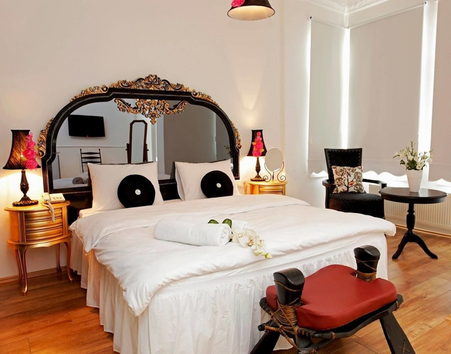 Bedroom 4, The White Swan Suites Beyoglu, Beyoğlu