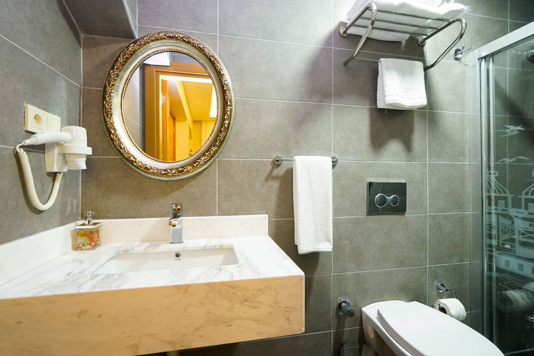 Bathroom 3, Taksim Celebi Residence, Beyoğlu
