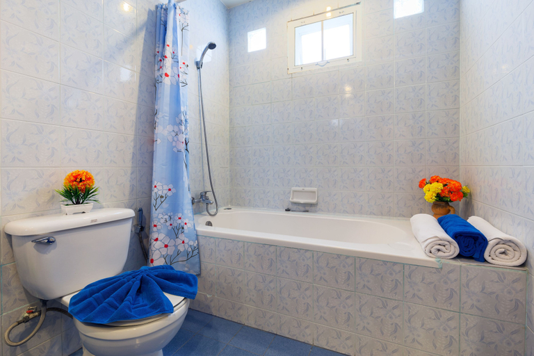 Bathroom 4, Batic House By Sharaya Hotel, Pulau Phuket