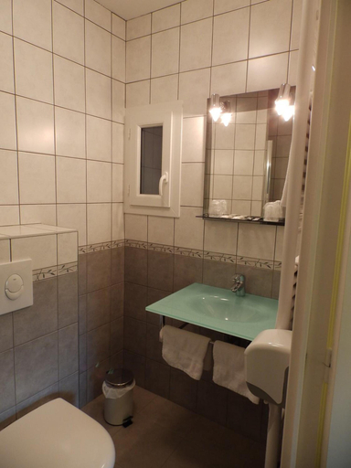 Bathroom 3, Hôtel Les Cévennes, Ardèche