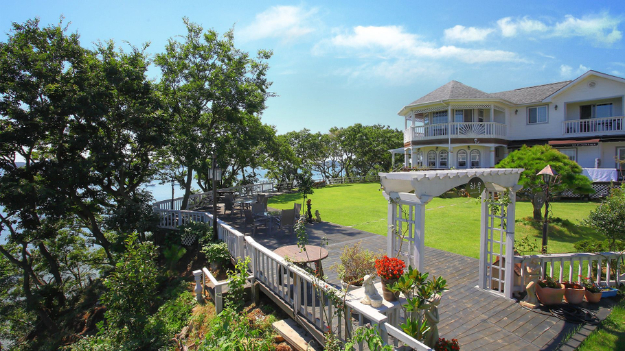 Exterior & Views 2, Howl Pension, Taean