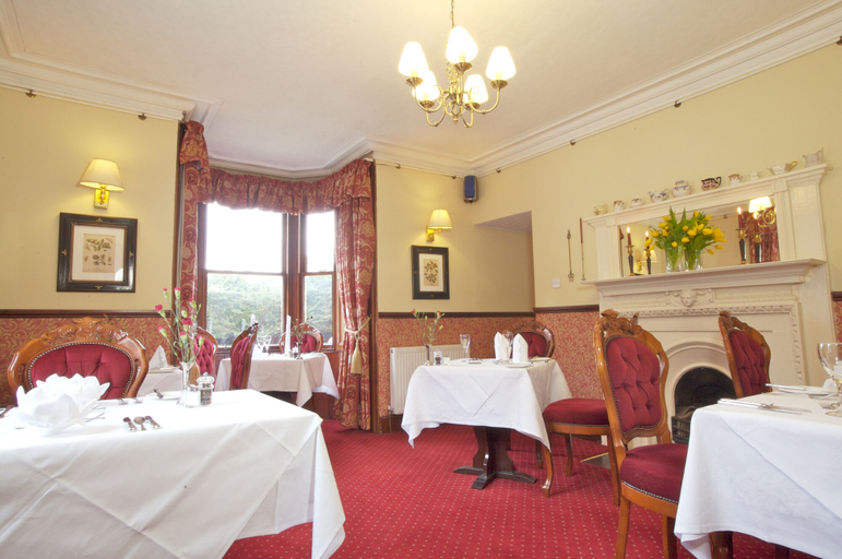 Food & Drinks 5, The Tomich Hotel, Highland