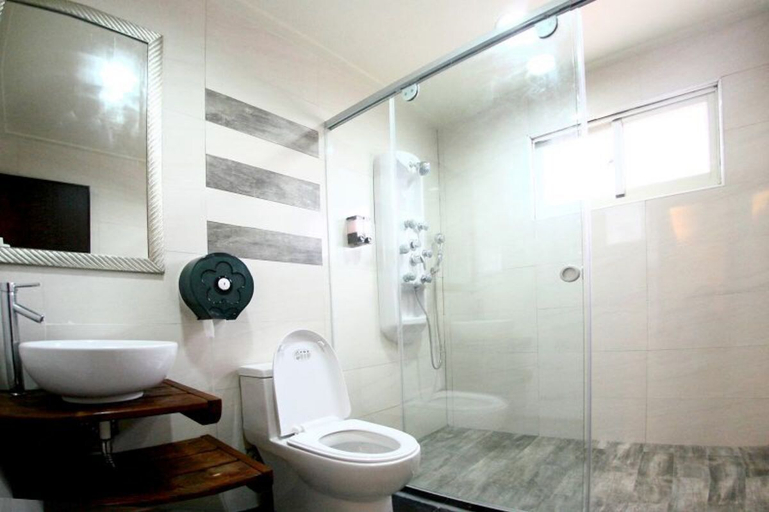 Bathroom, Xiang xie Homestay, Penghu