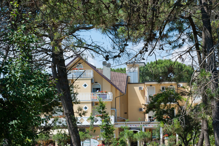 Exterior & Views 2, Pinetina Mare Baby Family Hotel, Ravenna
