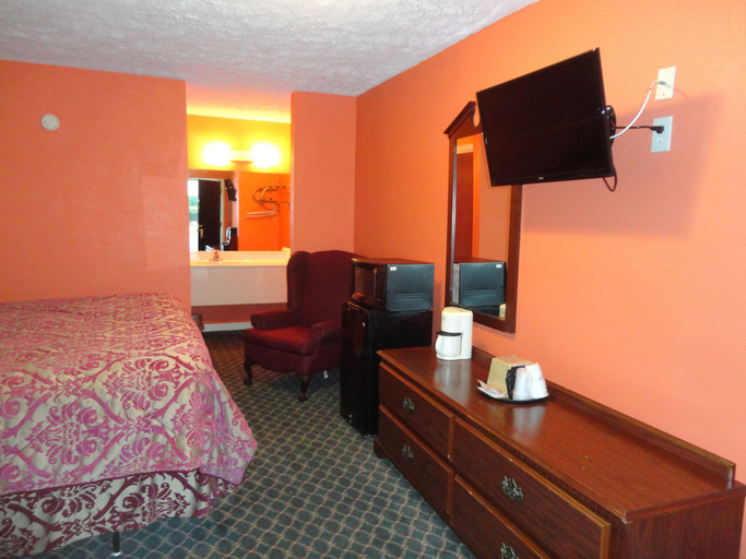 Bedroom 2, Royal Inn and Suites, Tunica