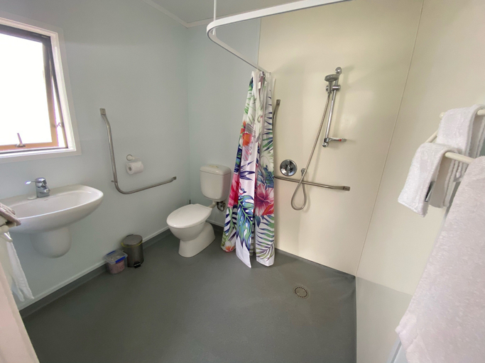 Bathroom 4, Opononi Lighthouse Motel, Far North