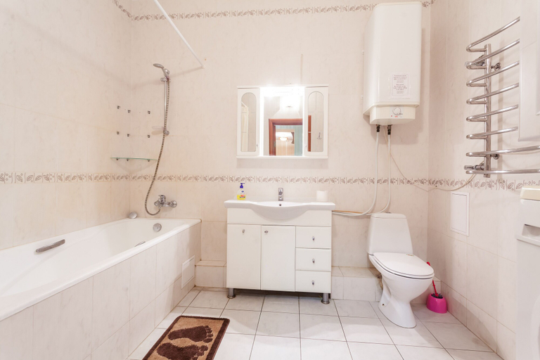 Bathroom, Luxury apartment near the Dnieper embankment, Obolons'kyi