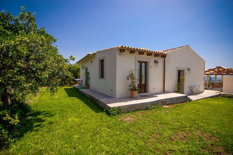 Exterior & Views 2, Agriturismo alle Riserve Cavagrande, Syracuse