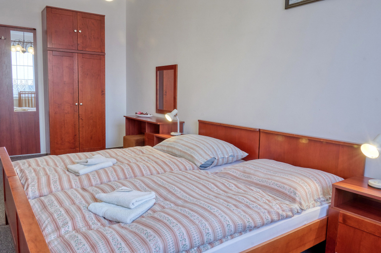 Bedroom 2, Hotel Alf, České Budějovice