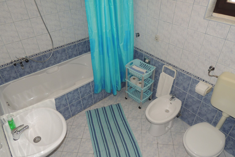 Bathroom 3, Apartments Travarevic, Dubrovnik