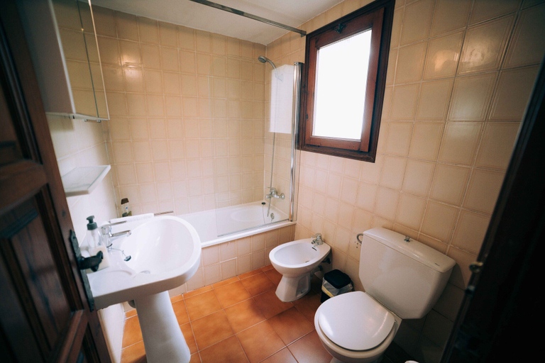 Bathroom, Apartment with a Breathtaking View, Girona