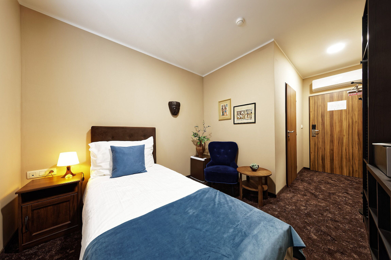 Bedroom 2, Max Inn Hotel, Bratislava III