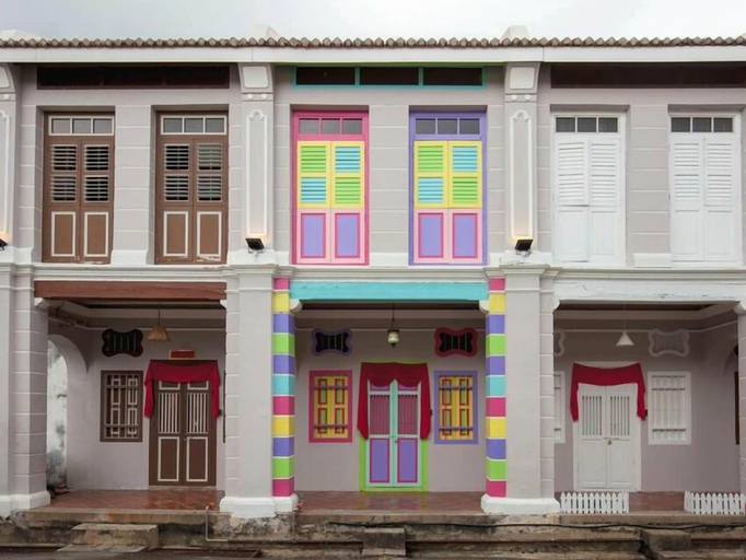 Exterior & Views
