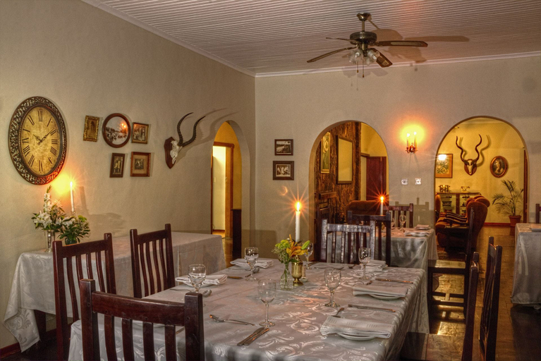 Food & Drinks 5, Musketeers Lodge, Matobo