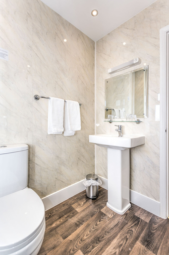 Bathroom 4, Lindum Lodge, Torbay