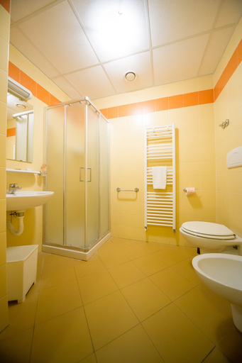 Bathroom 4, Hotel Foresteria Volterra, Pisa