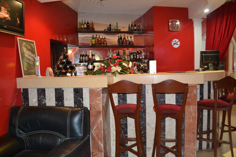 Food & Drinks 4, Le Luxtral Hôtel, Mfoundi