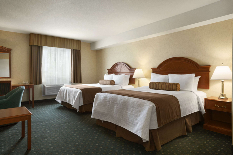 Bedroom 3, Travelodge by Wyndham Strathmore, Division No. 5