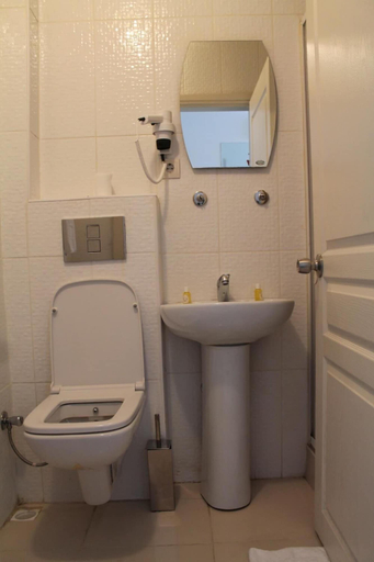 Bathroom 5, Ayyildizlar Hotel, Kadıköy