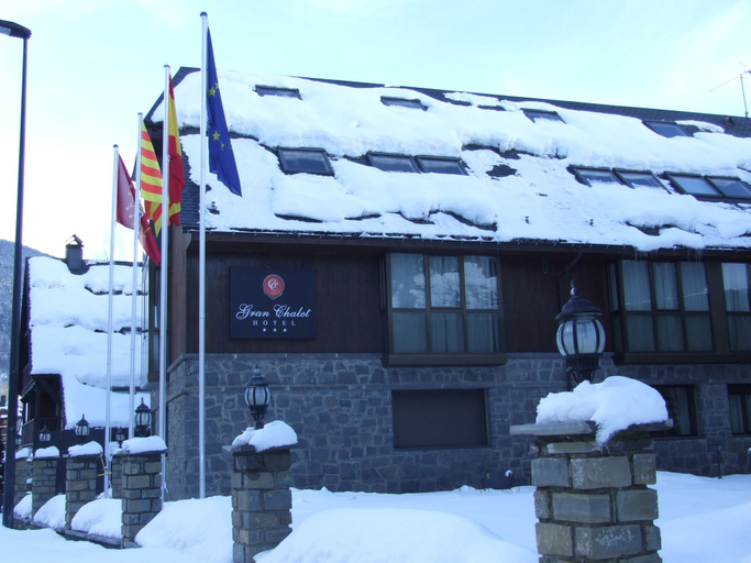 Exterior & Views 2, Gran Chalet Hotel, Lleida