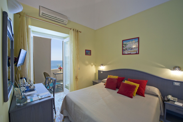 Bedroom 4, Palazzo Talamo, Salerno