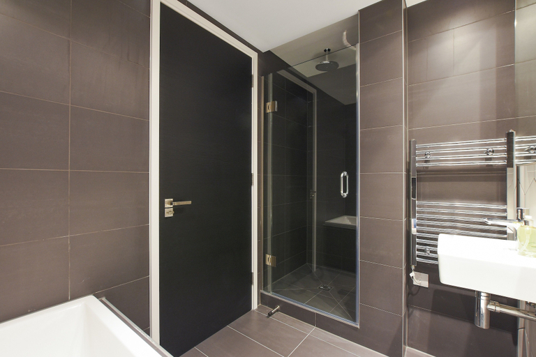 Bathroom 4, Hoxton by Servprop, London