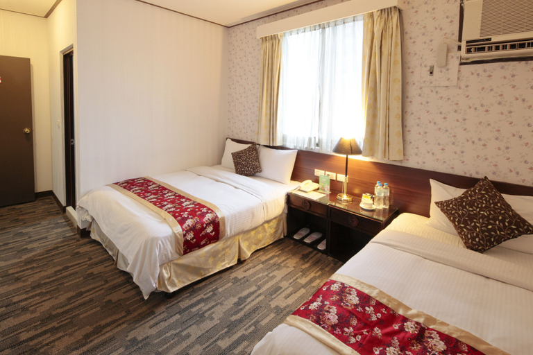 Bedroom 2, Cambridge Confucius Inn, Tainan